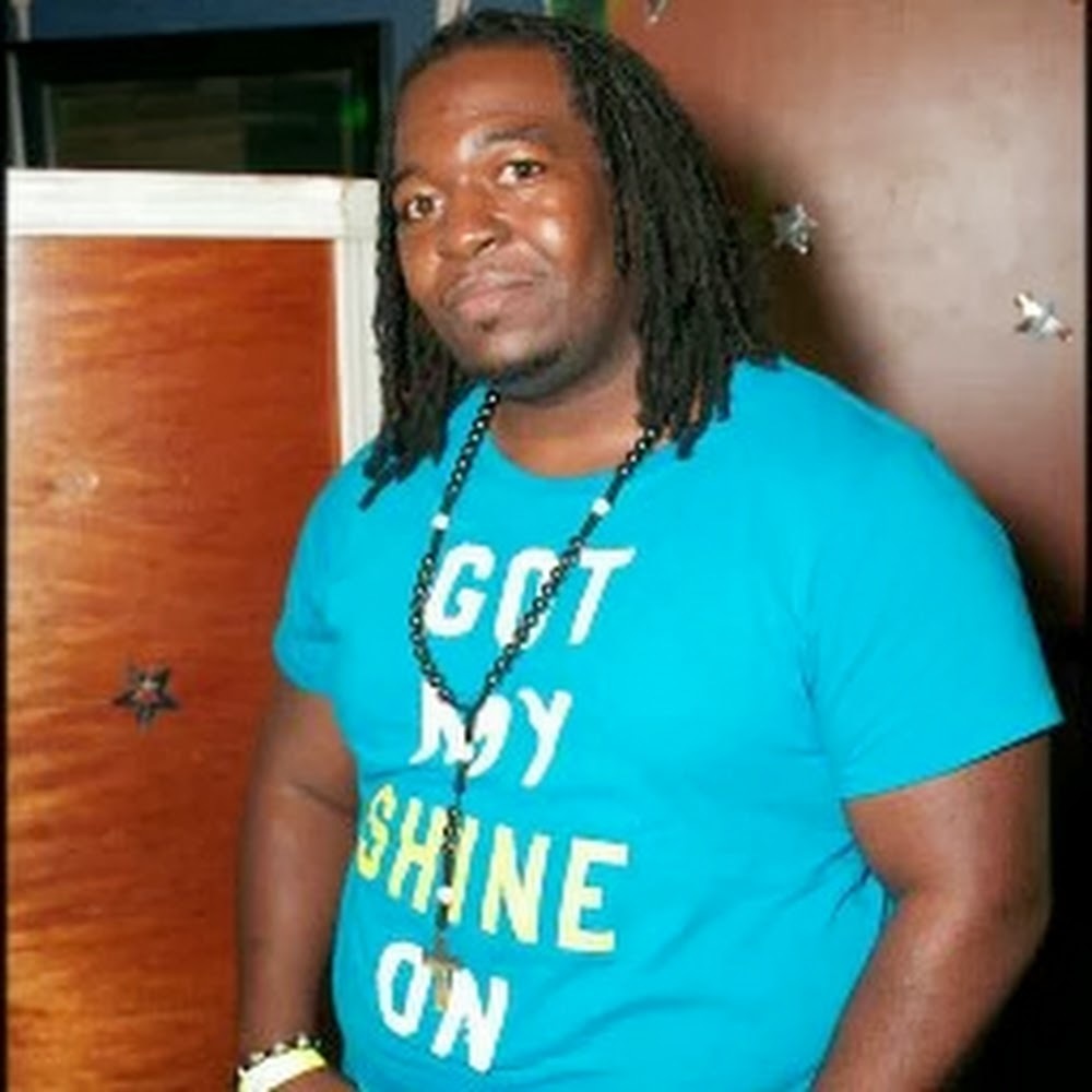 Meet your Posher, Khadaffy